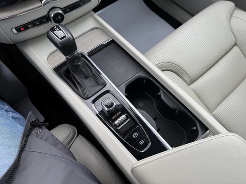 Used 2021 Volvo XC60 T5 Inscription w/ Advanced Package image 38