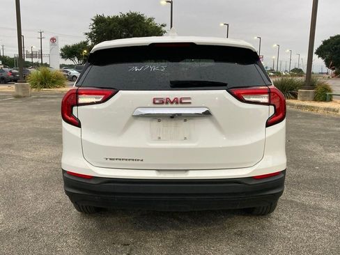 Used 2024 GMC Terrain SLE FWD image 5