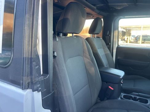 Used 2018 Jeep Wrangler Sport image 22