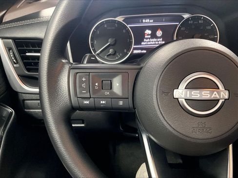 Used 2023 Nissan Rogue S AWD/4WD image 22