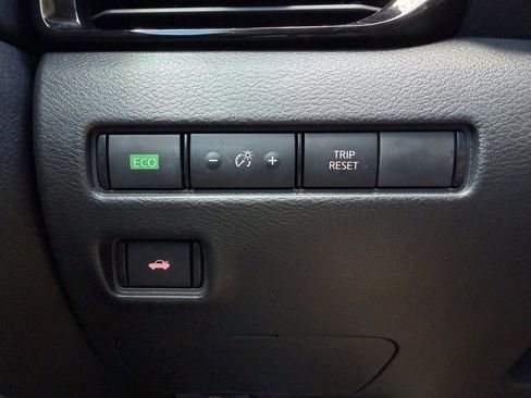 Used 2025 Nissan Sentra SV FWD image 26