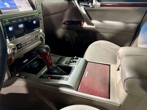 Used 2014 Lexus GX 460 image 22