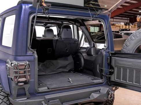 Used 2024 Jeep Wrangler Unlimited Rubicon w/ Technology Group image 80