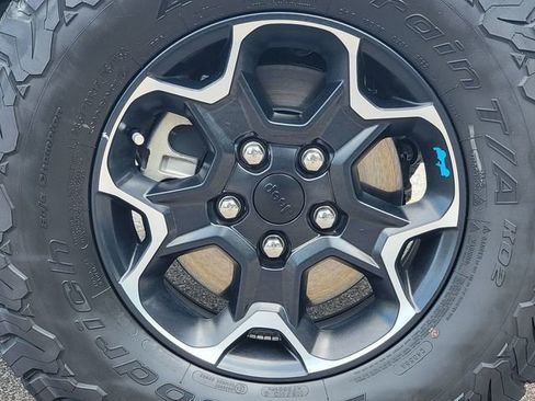 Certified 2023 Jeep Wrangler Unlimited Rubicon 4xe w/ Cold Weather Group AWD/4WD image 17