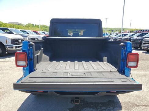 Used 2021 Jeep Gladiator Rubicon w/ Trailer Tow Package AWD/4WD image 9