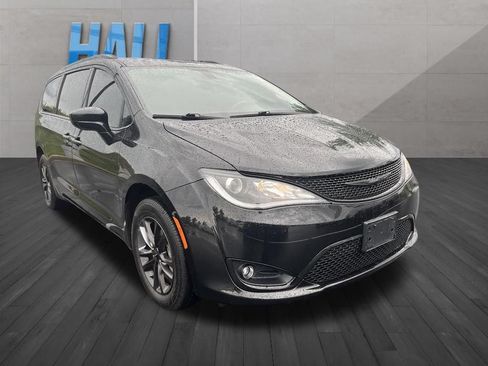 Used 2020 Chrysler Pacifica Touring-L AWD/4WD image 7