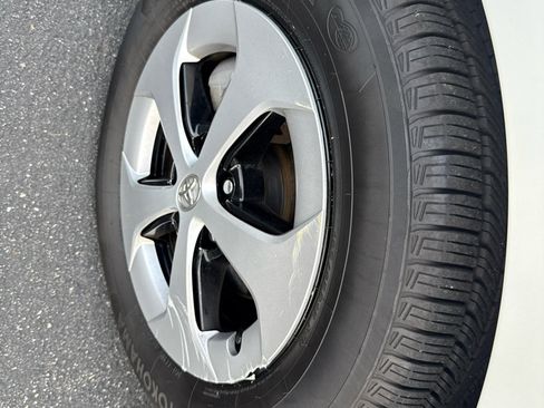 Used 2015 Toyota Prius Persona Series image 28