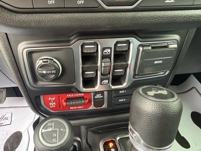 New 2026 Jeep Wrangler Unlimited Sport w/ Dual Top Group AWD/4WD image 24