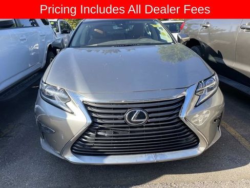 Used 2016 Lexus ES 350 w/ Luxury Package w/Wood Trim FWD image 12