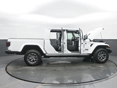 New 2026 Jeep Gladiator Sport image 57