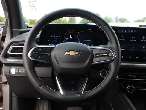 Used 2026 Chevrolet Traverse LT AWD/4WD image 10