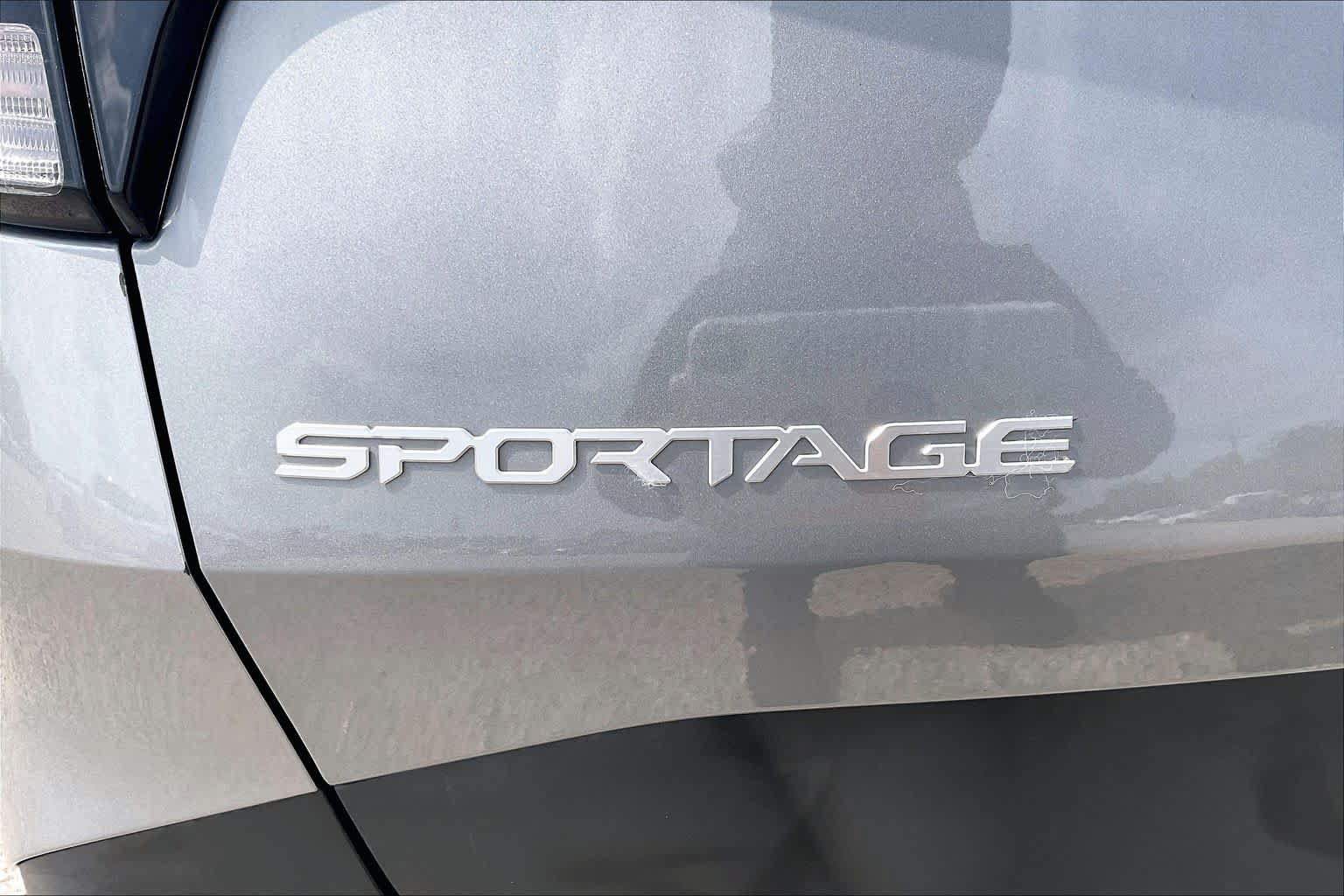 Used 2023 Kia Sportage LX FWD image 9