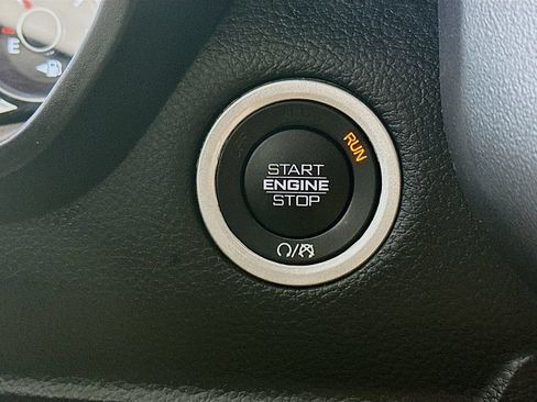 Used 2024 RAM 1500 Laramie AWD/4WD image 27