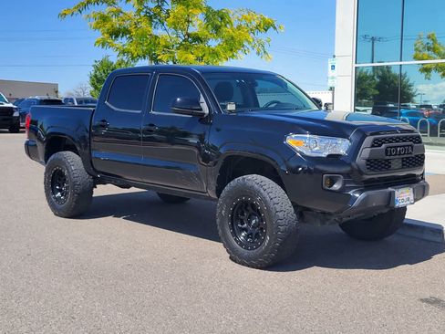 Used 2021 Toyota Tacoma SR AWD/4WD image 3