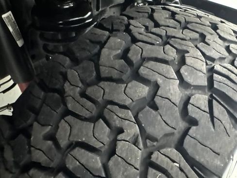 Used 2025 Jeep Wrangler Unlimited Rubicon AWD/4WD image 30