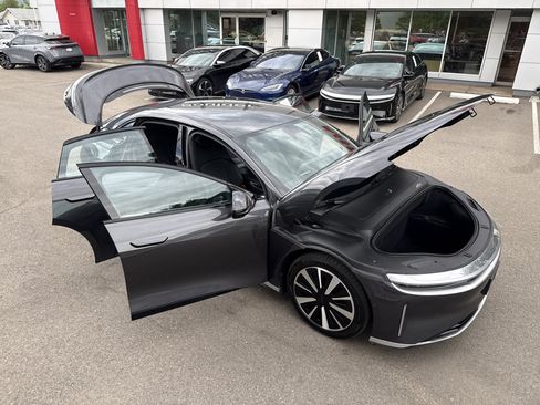 Used 2024 Lucid Air Touring AWD/4WD image 12
