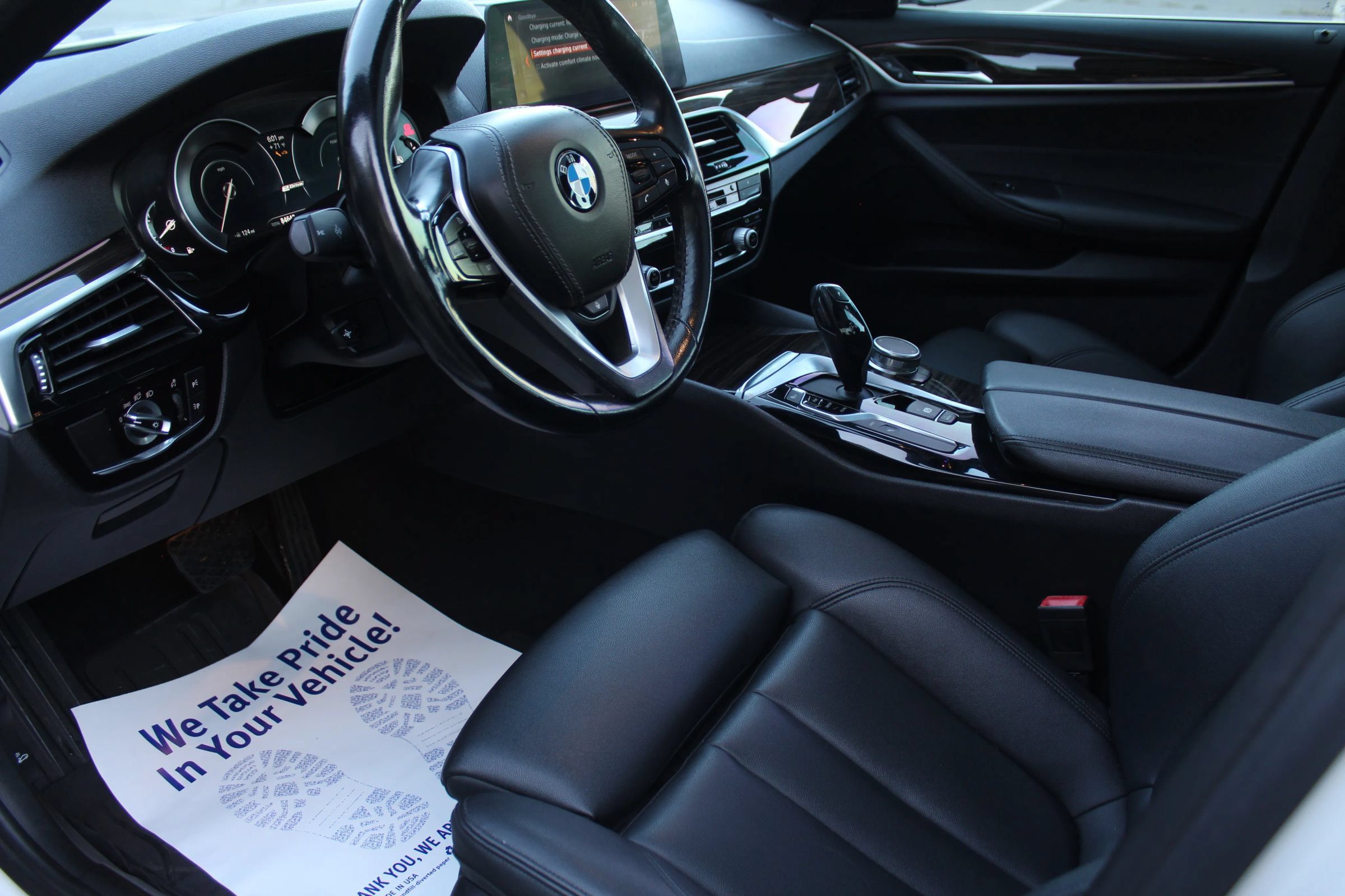 Used 2019 BMW 530e xDrive AWD/4WD image 11