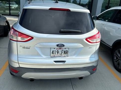 Used 2016 Ford Escape SE FWD image 2