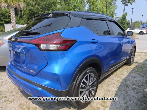 Used 2023 Nissan Kicks SR w/ SR Premium Package FWD image 6