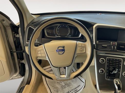 Used 2016 Volvo XC60 T6 image 12