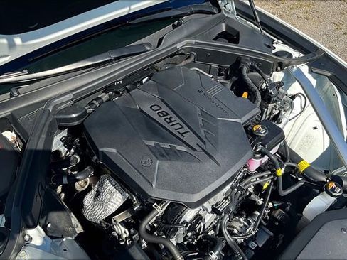 Used 2025 Genesis G70 2.5T image 32