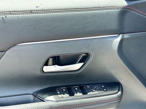 Used 2025 Nissan Kicks SR image 15