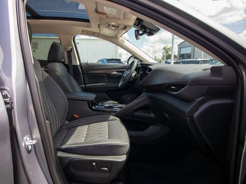 Used 2022 Buick Envision Avenir w/ Safety Package FWD image 17