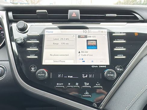 Used 2020 Toyota Camry XSE image 17