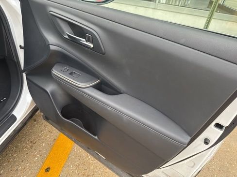 Used 2023 Toyota Crown AWD/4WD image 16