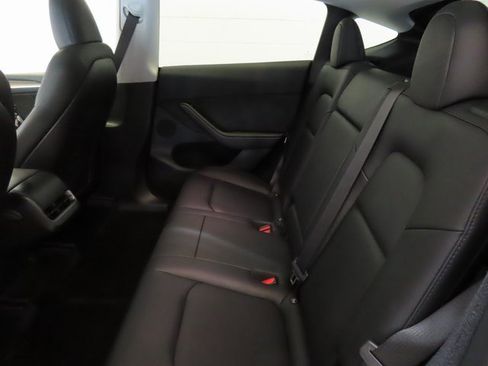 Used 2023 Tesla Model Y Long Range image 34