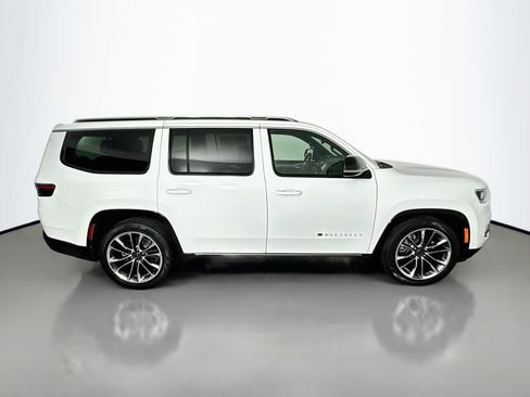 Used 2025 Jeep Wagoneer Series III w/ Premium Group I AWD/4WD image 8