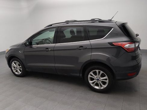Used 2018 Ford Escape SE FWD image 3