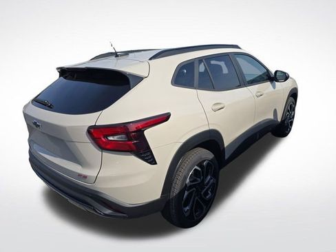 New 2026 Chevrolet Trax RS w/ Sunroof Package FWD image 7