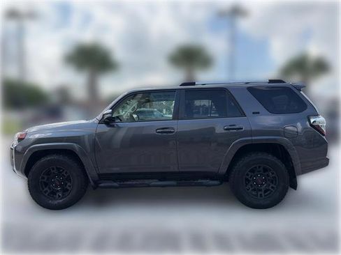 Used 2022 Toyota 4Runner SR5 Premium w/ Moonroof Package image 4