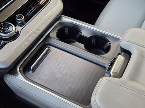 Used 2025 Ford Expedition Max Active image 18