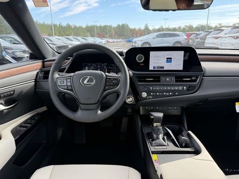 Used 2025 Lexus ES 350 Premium image 8