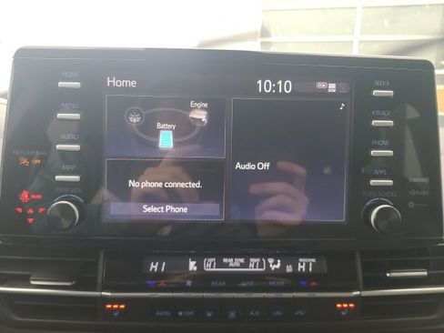 Used 2023 Toyota Sienna XLE image 27