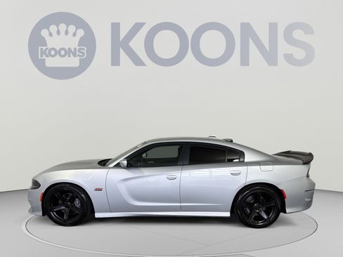 Used 2022 Dodge Charger Scat Pack RWD image 2