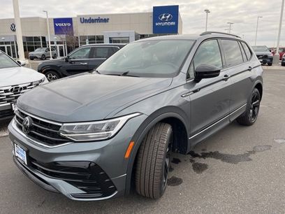 New 2024 Volkswagen Tiguan SE R-Line