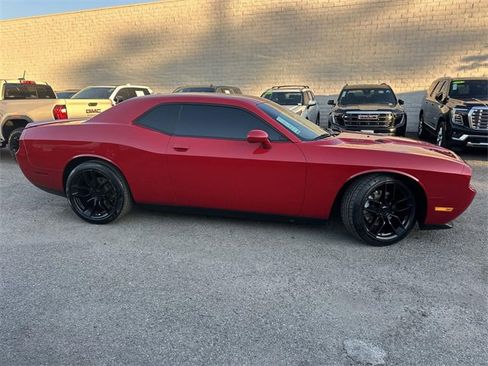 Used 2013 Dodge Challenger R/T w/ Electronics Convenience Group image 3