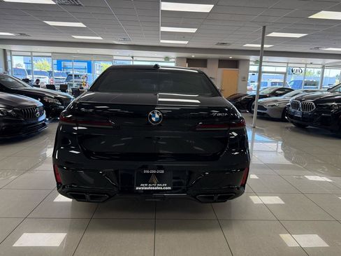 Used 2023 BMW 760i xDrive image 5