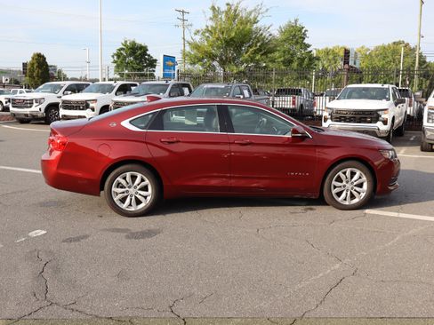 Used 2017 Chevrolet Impala LT w/ Convenience Package FWD image 22