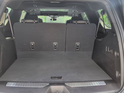 Certified 2023 Chevrolet Suburban High Country RWD image 5