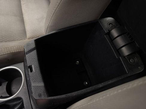Used 2015 Toyota Corolla LE FWD image 26
