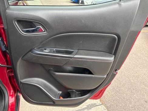 Used 2017 GMC Canyon SLE w/ All Terrain Package image 17