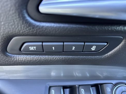 Used 2025 Cadillac XT4 Premium Luxury image 20