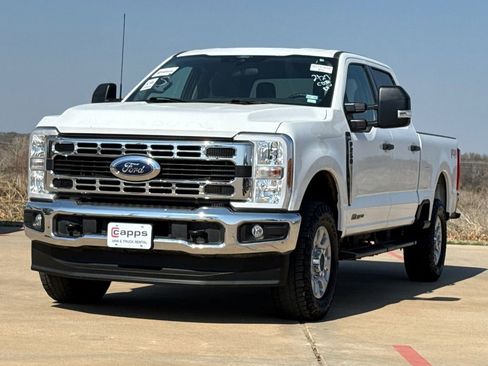 Used 2024 Ford F250 XLT w/ FX4 Off-Road Package image 3