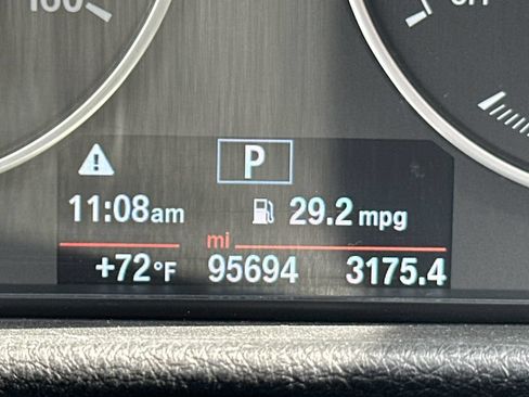 Used 2015 BMW 328i xDrive Sedan AWD/4WD image 4