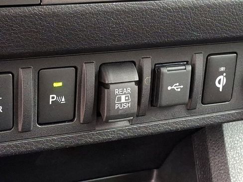 Used 2023 Toyota Tacoma TRD Sport w/ Technology Package image 23