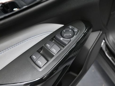 Used 2026 Chevrolet Trax LT w/ Sunroof Package FWD image 17